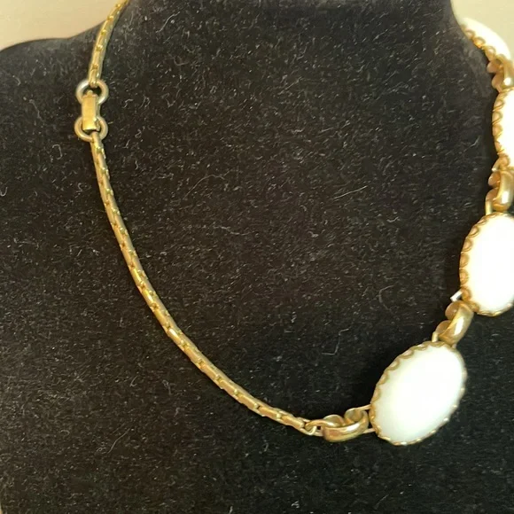 Vintage Gold and White Choker Style Necklace - Picture 3 of 6